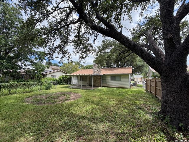 161 Lost Forest St, Live Oak, TX 78233