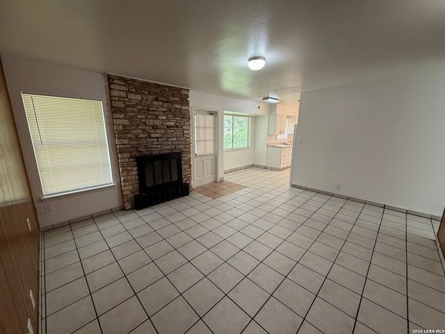 161 Lost Forest St, Live Oak, TX 78233