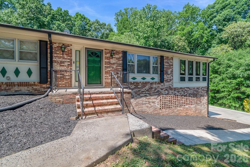 1549 Cecelia Drive, Gastonia, NC 28054