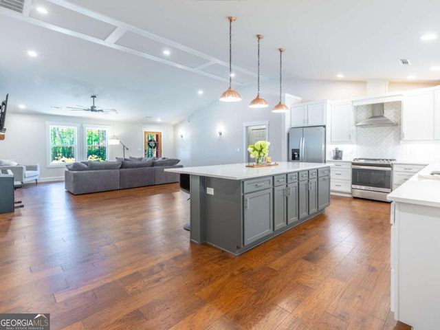 2271 N 16 Highway, Whitesburg, GA 30185