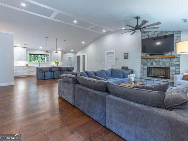 2271 N 16 Highway, Whitesburg, GA 30185