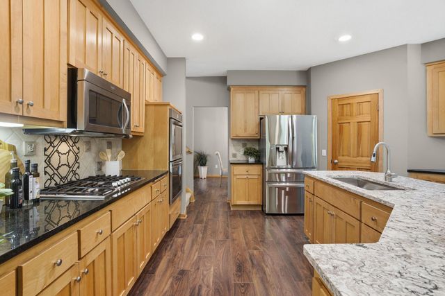7552 Blackoaks Lane N, Maple Grove, MN 55311