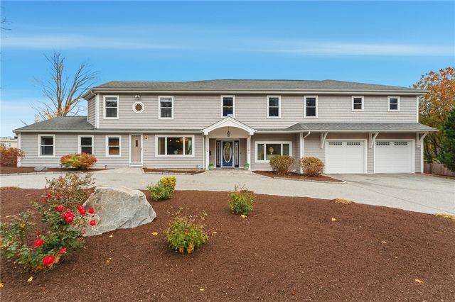 21 Crestwood Road, Warwick, RI 02886