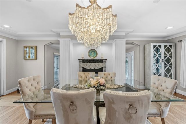 21 Crestwood Road, Warwick, RI 02886