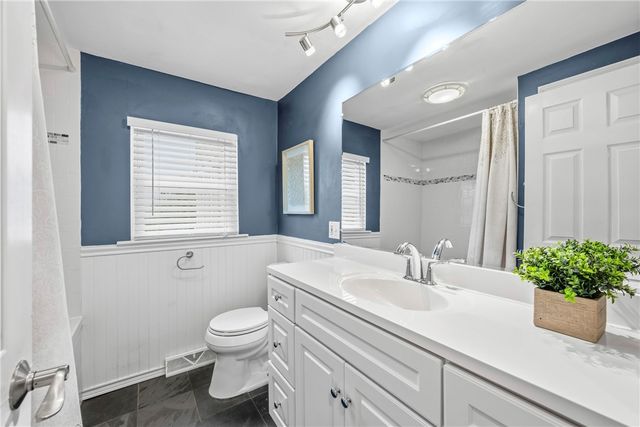 21 Crestwood Road, Warwick, RI 02886