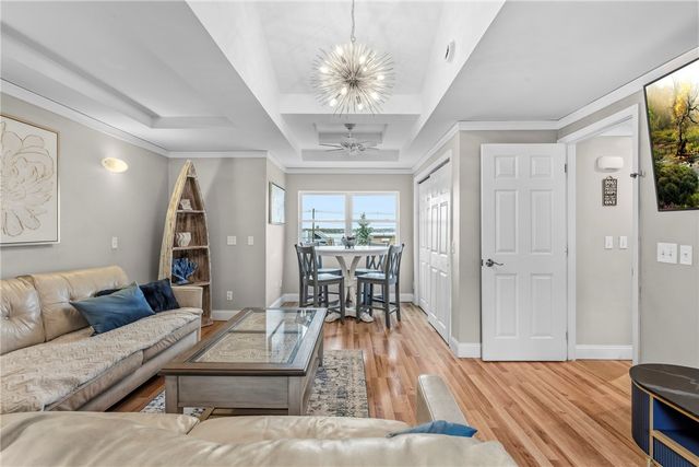 21 Crestwood Road, Warwick, RI 02886