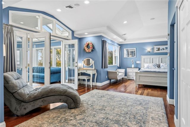 21 Crestwood Road, Warwick, RI 02886