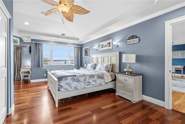 21 Crestwood Road, Warwick, RI 02886