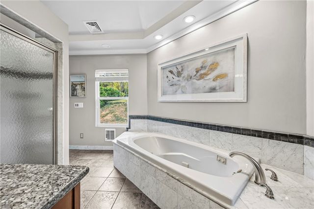 21 Crestwood Road, Warwick, RI 02886