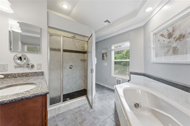 21 Crestwood Road, Warwick, RI 02886