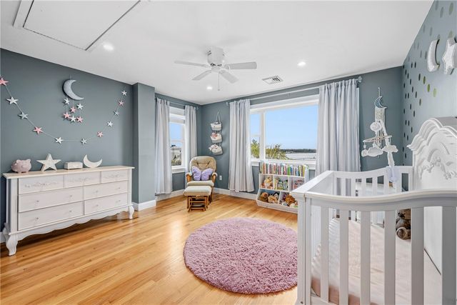 21 Crestwood Road, Warwick, RI 02886