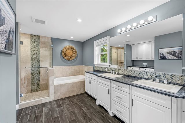 21 Crestwood Road, Warwick, RI 02886