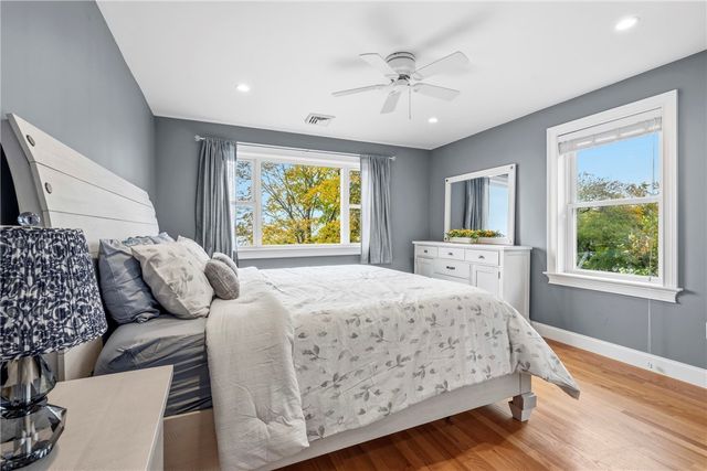 21 Crestwood Road, Warwick, RI 02886