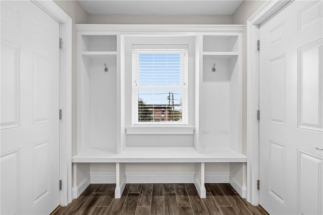 21 Crestwood Road, Warwick, RI 02886