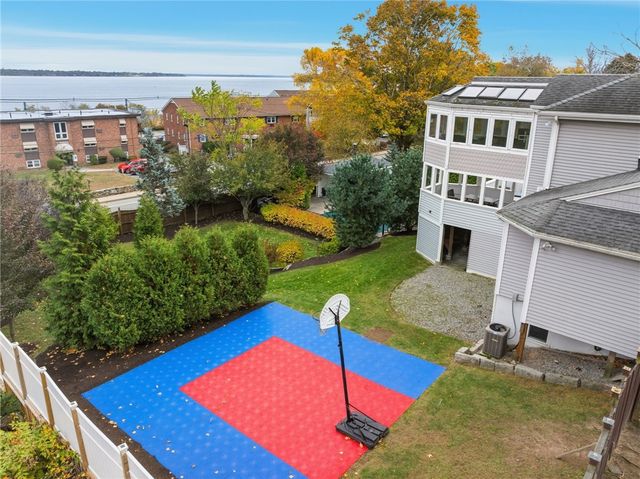 21 Crestwood Road, Warwick, RI 02886