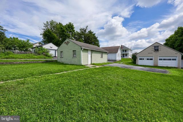 229 N MAPLE ST, Elizabethtown, PA 17022