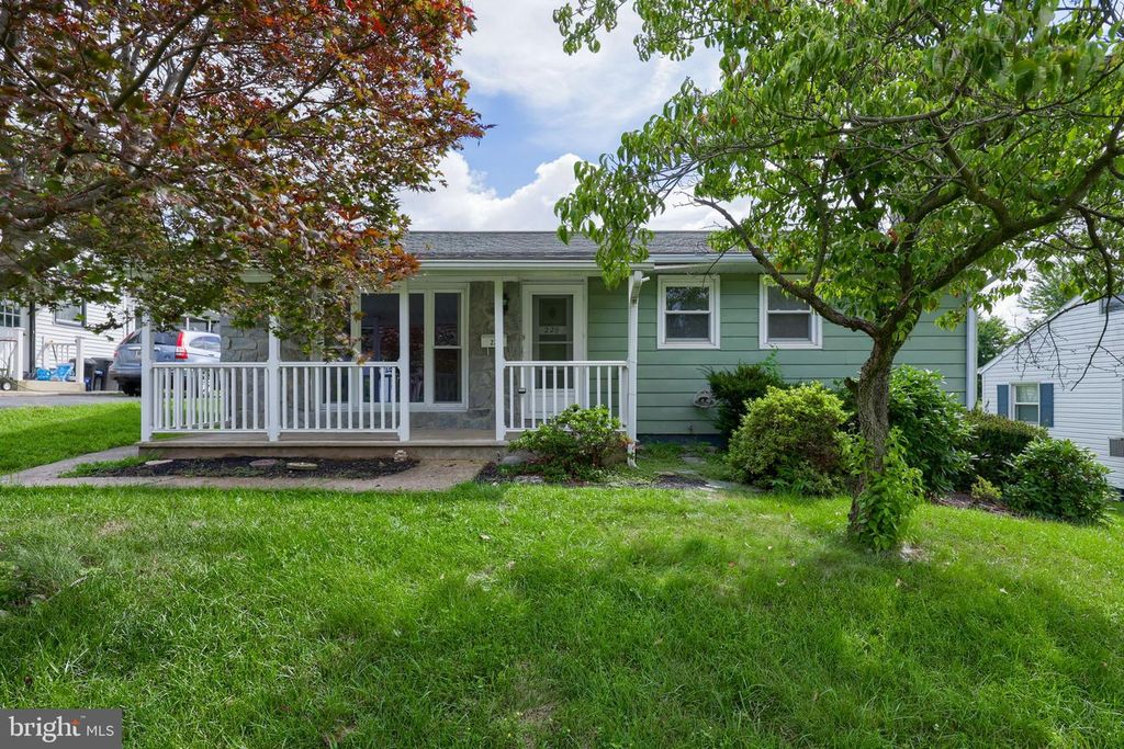229 N MAPLE ST, Elizabethtown, PA 17022