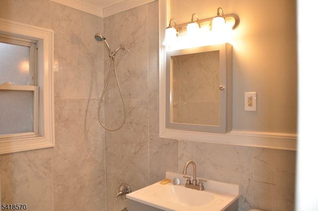 9052 New York Ave 1B, North Bergen Twp., NJ 07047