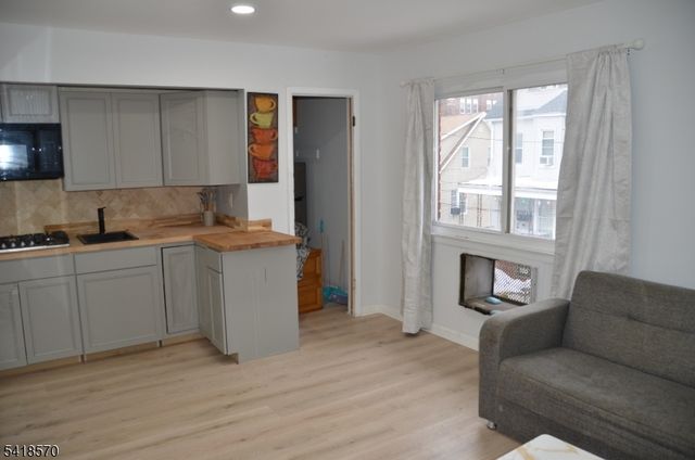 9052 New York Ave 1B, North Bergen Twp., NJ 07047