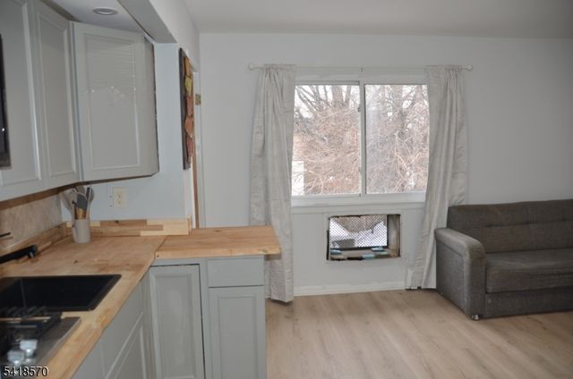 9052 New York Ave 1B, North Bergen Twp., NJ 07047