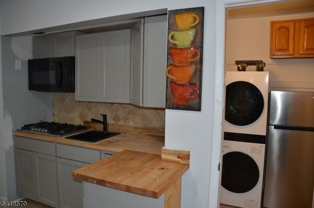 9052 New York Ave 1B, North Bergen Twp., NJ 07047