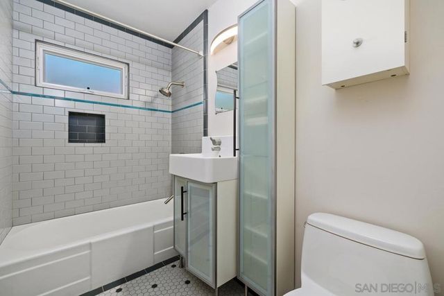 1530 Upas Street, San Diego, CA 92103