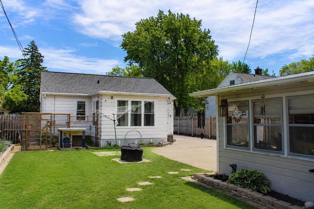 1210 10TH AVENUE, Green Bay, WI 54304