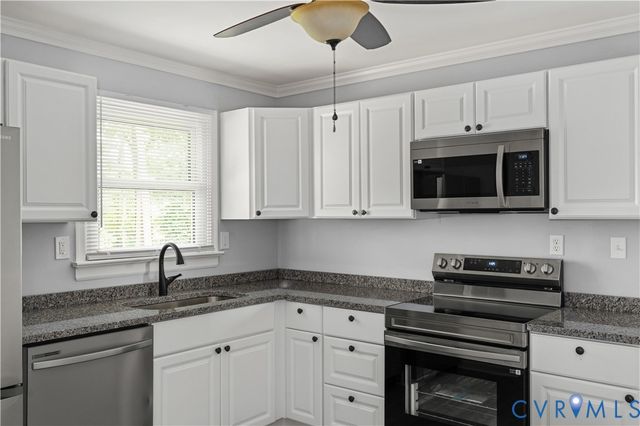 5221 Ecoff Ave, Chester, VA 23831