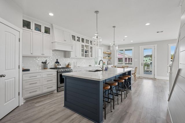 16700 Montego Way, Jamaica Beach, TX 77554