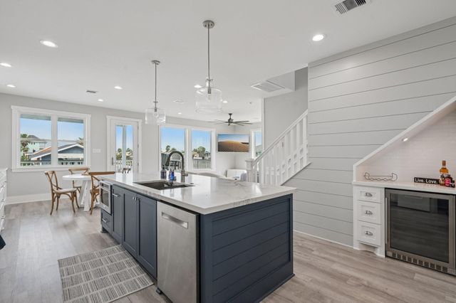 16700 Montego Way, Jamaica Beach, TX 77554