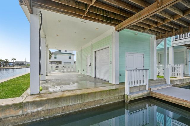 16700 Montego Way, Jamaica Beach, TX 77554