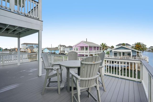 16700 Montego Way, Jamaica Beach, TX 77554