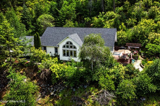 88 Cedarwood Ln, Sagle, ID 83860