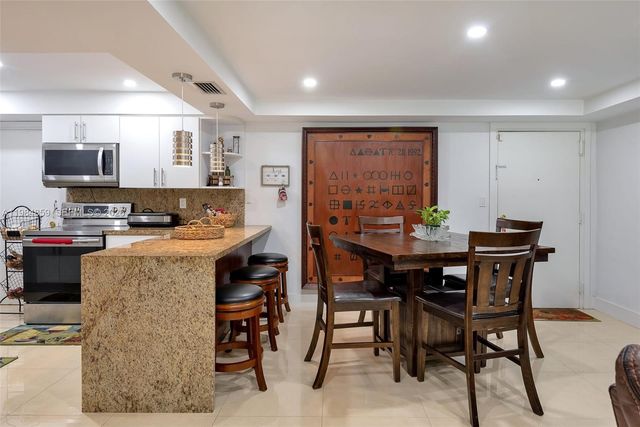 13700 SW 62nd St 222, Miami, FL 33183