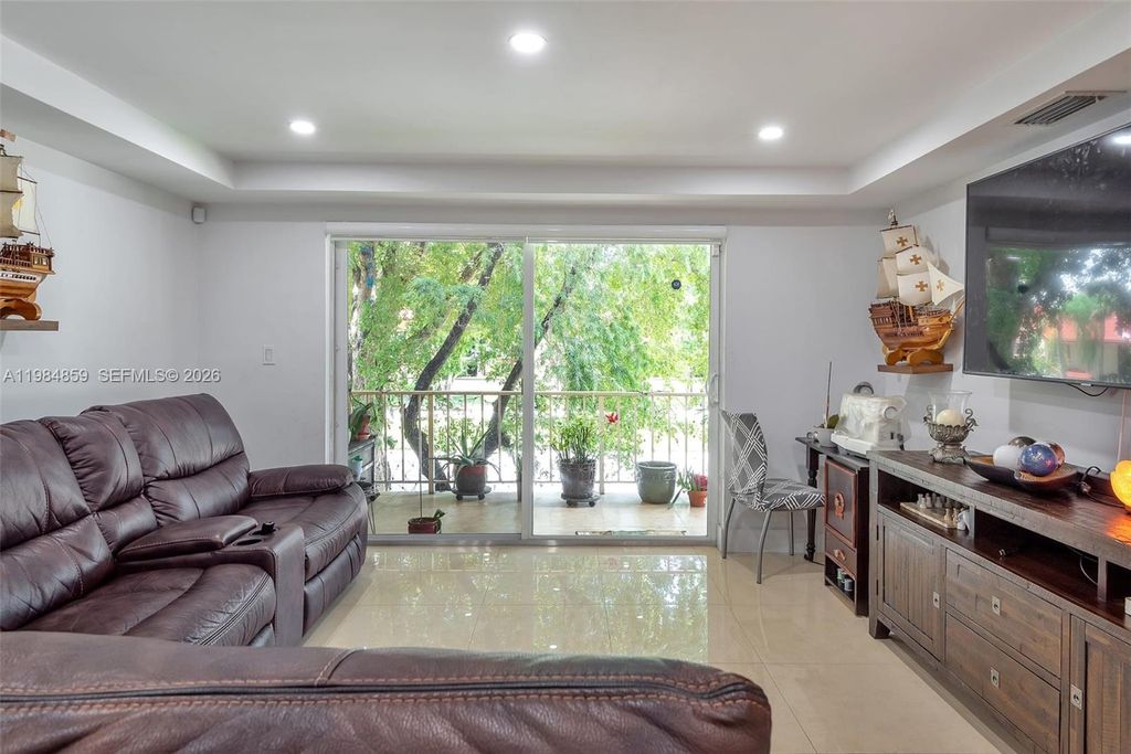 13700 SW 62nd St 222, Miami, FL 33183