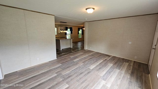 6815 Memory Ln, Louisville, KY 40258