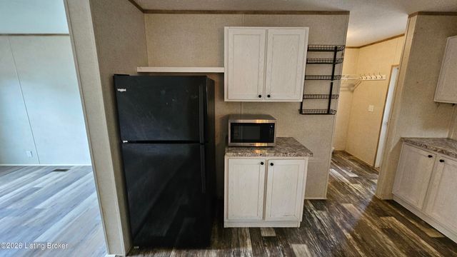 6815 Memory Ln, Louisville, KY 40258
