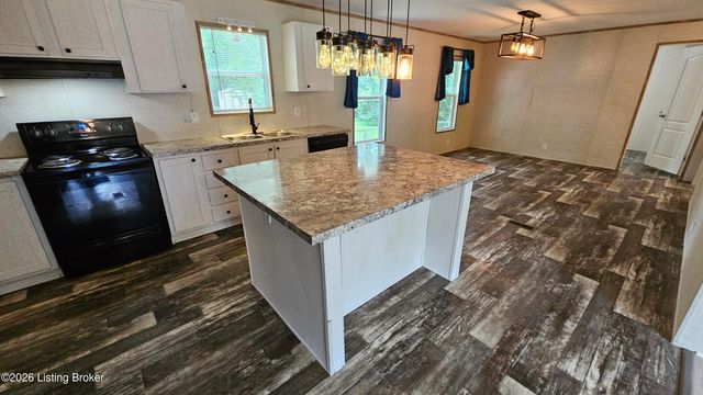 6815 Memory Ln, Louisville, KY 40258