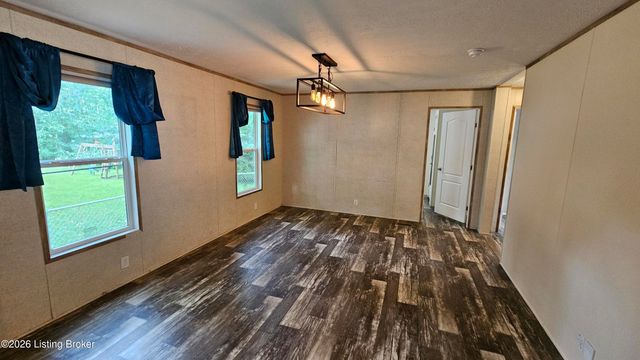 6815 Memory Ln, Louisville, KY 40258