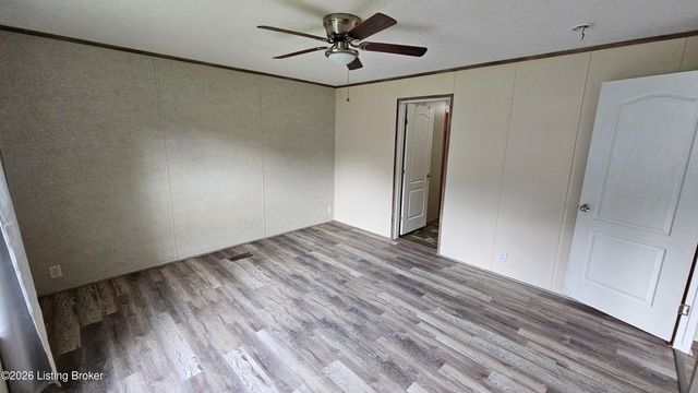 6815 Memory Ln, Louisville, KY 40258