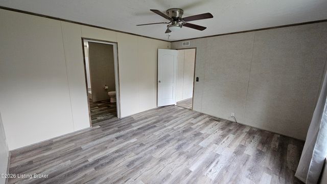 6815 Memory Ln, Louisville, KY 40258