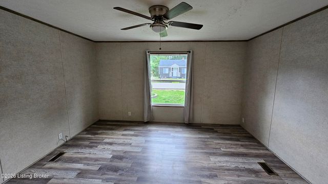 6815 Memory Ln, Louisville, KY 40258