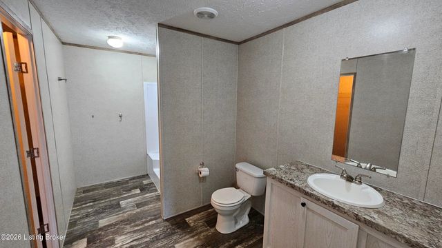 6815 Memory Ln, Louisville, KY 40258