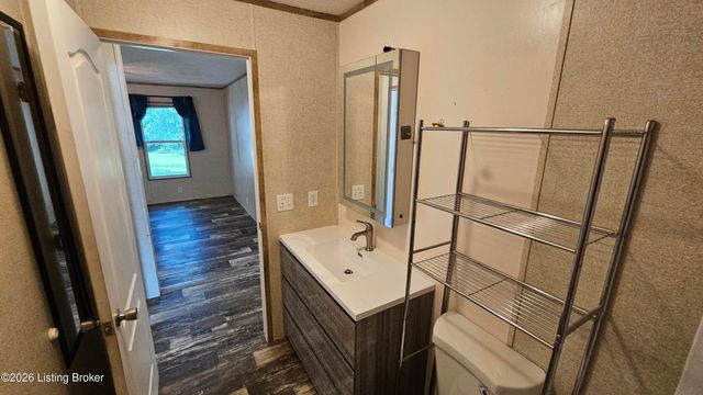 6815 Memory Ln, Louisville, KY 40258