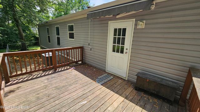 6815 Memory Ln, Louisville, KY 40258