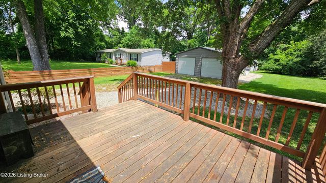 6815 Memory Ln, Louisville, KY 40258