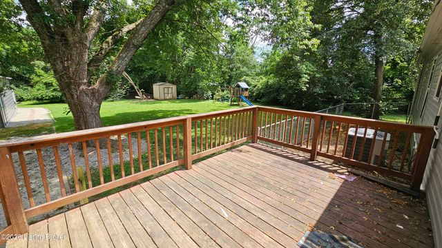 6815 Memory Ln, Louisville, KY 40258