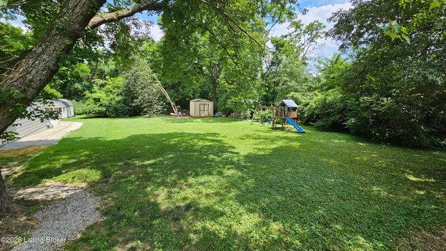 6815 Memory Ln, Louisville, KY 40258