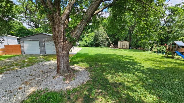 6815 Memory Ln, Louisville, KY 40258