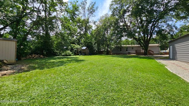 6815 Memory Ln, Louisville, KY 40258